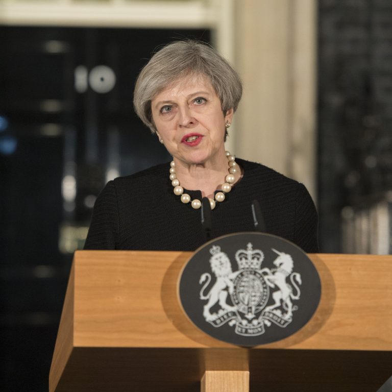 Theresa May piti tiedotustilaisuuden Westminsterin terrori-iskun jälkeen maaliskuussa 2017.