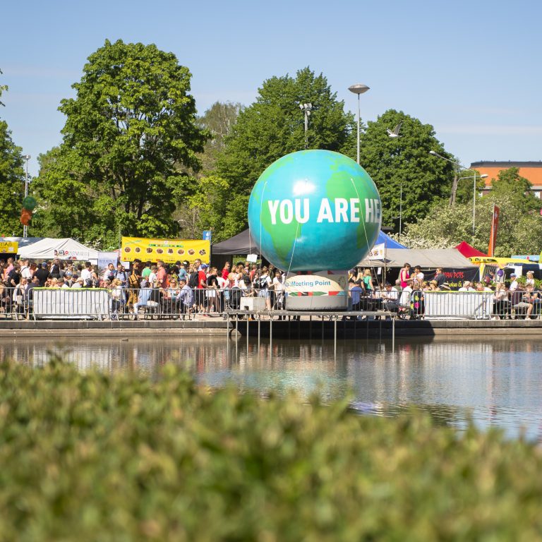 Kuvituskuva vuoden 2018 Maailma kylässä -festivaalilta.