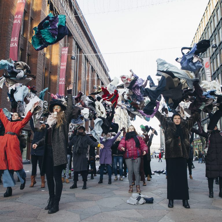 Lempivaatteeni-kampanjan tempaus Helsingissä.